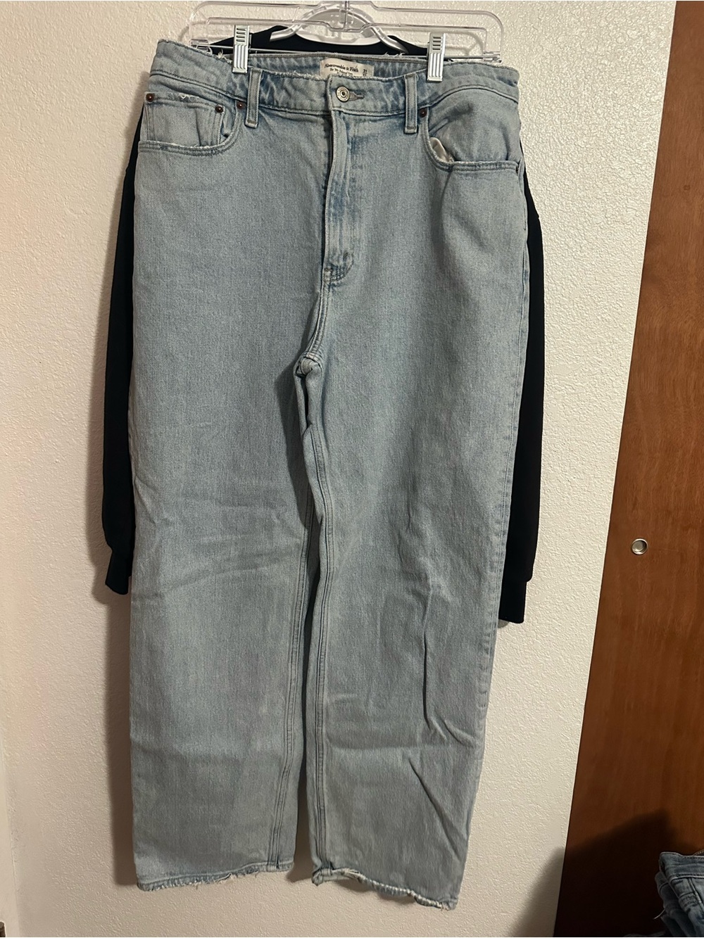 Women’s Light Wash Blue Jeans - Classic Straight Fit